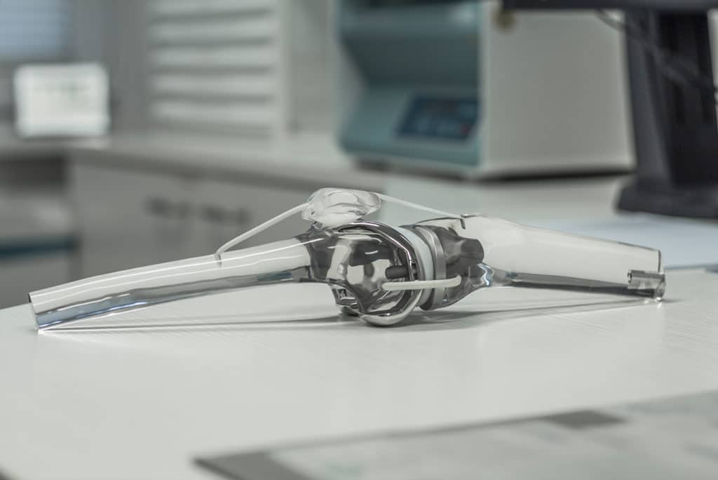 Arthroskopische und offene Knieoperationen Arthroskopische und offene Knieoperationen